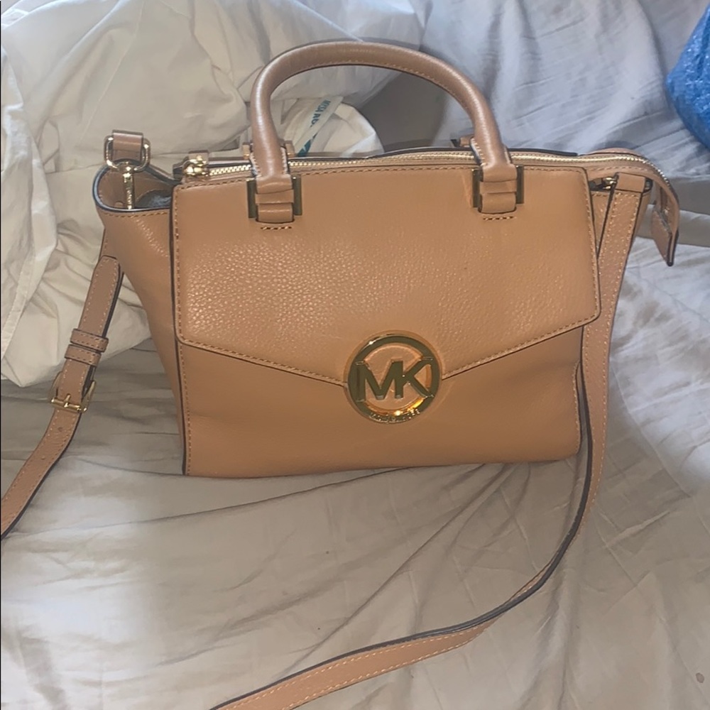 Micheal kors purse